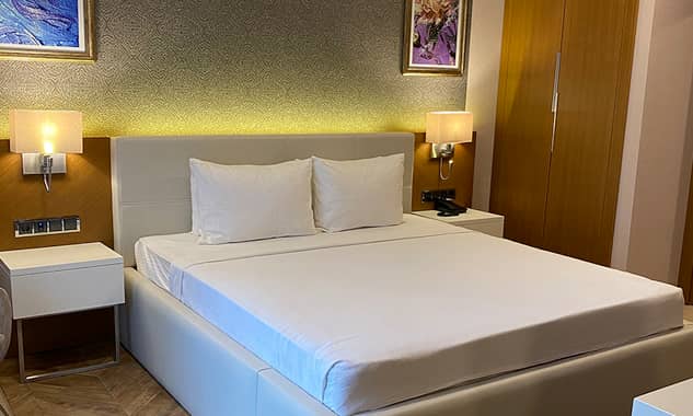 Decale Airport Hotel